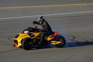 Can-Am-Spyder-F3-Turbo-Concept-5-590x393